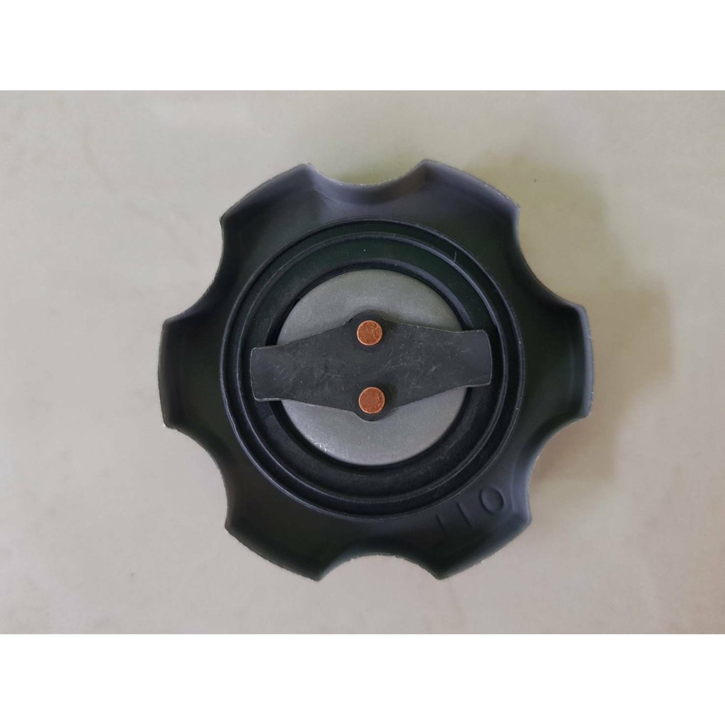 ฝาปิดน้ำมันเครื่อง HONDA CIVIC ปี1982-1984 อันละ100บาท
