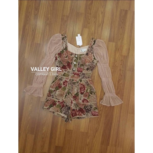 [พร้อมส่ง]Valley girl VG ชุดจั๊มสั้น ผ้าทอ ไซร์M มือ1ป้ายห้อย