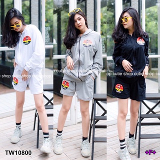 TW10800 Set 2 ชิ้น เสื้อแจ็คเก็ตแขนยาวมีฮู้ด สกรีนลายการ์ตูนหน้าหลัง มาพร้อมกางเกงขาสั้น เนื้อผ้าคอตตอนทั้งชุด