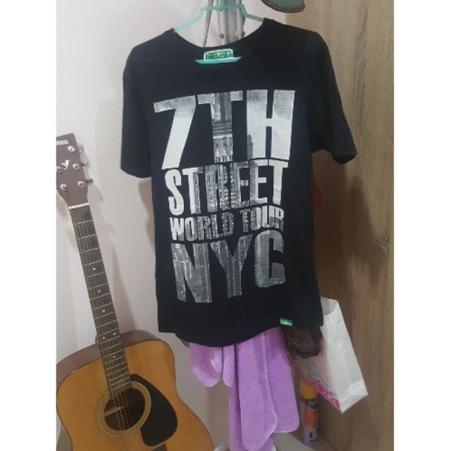 เสื้อยืด 7th street
