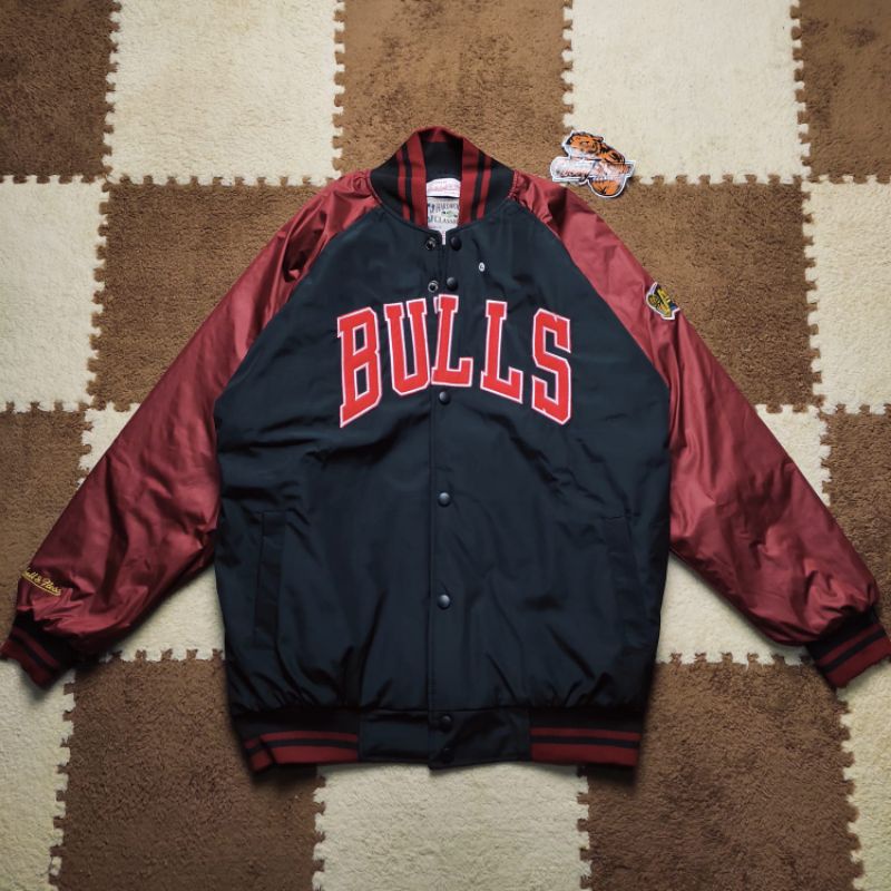 bomber jacket bulls