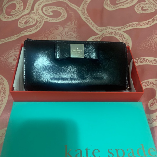 กระเป๋าสตางค์ Kade Spade