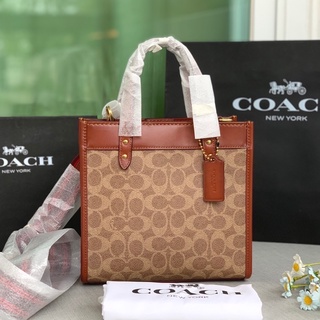 🎀 (สด-ผ่อน) กระเป๋า 8.75 นิ้ว C3866 Shop Coach Field Tote 22 With Horse And Carriage Print