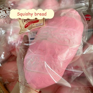 April 18CM สีชมพูสกุชชี่ขนมปัง ของเล่นบีบอัด สกุชชี่ Squishy Bread