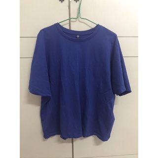 เสื้อยืดสีน้ำเงินUniqlo  ขนาด XL อกถึง 40-42 นิ้ว ส่งต่อ