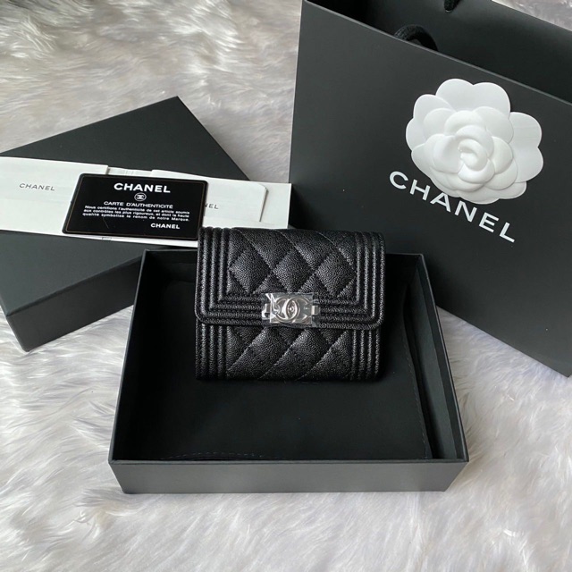 New Chanel boy trifold wallet caviar holo29 อะไหล่เงิน สวยมากก หอมใหม่ ของใหม่ค่ะ รุ่น 3 พับน้า ใส่เหรียญได้ ต้องมีนะคะใ