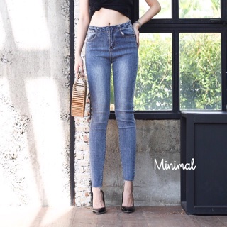 Mid-rise skinny jeans