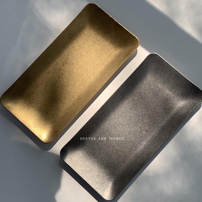 ถาดสี่เหลี่ยมเนื้อแมตซ์สำหรับใส่จิว หรือ ใส่เงิน มี 2 สี | Square Matte tray 2 color | Oyster and Things.