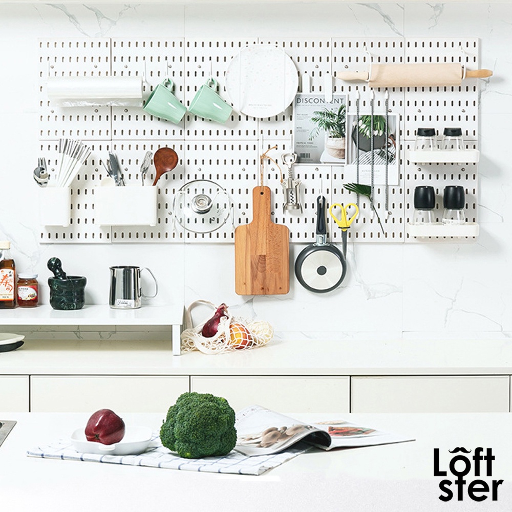 Pegboard เพ็กบอร์ด บอร์ดรูพลาสติก ABS DIY กระดานแขวนผนังสำหรับจัดเก็บของพร้อมชุดติดตั้ง ไม่เจอะผนัง