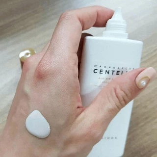 [กันแดดเนื้อน้ำนม] SKIN1004 MADAGASCAR CENTELLA AIR-FIT SUNCREAM PLUS SPF50+ PA++++