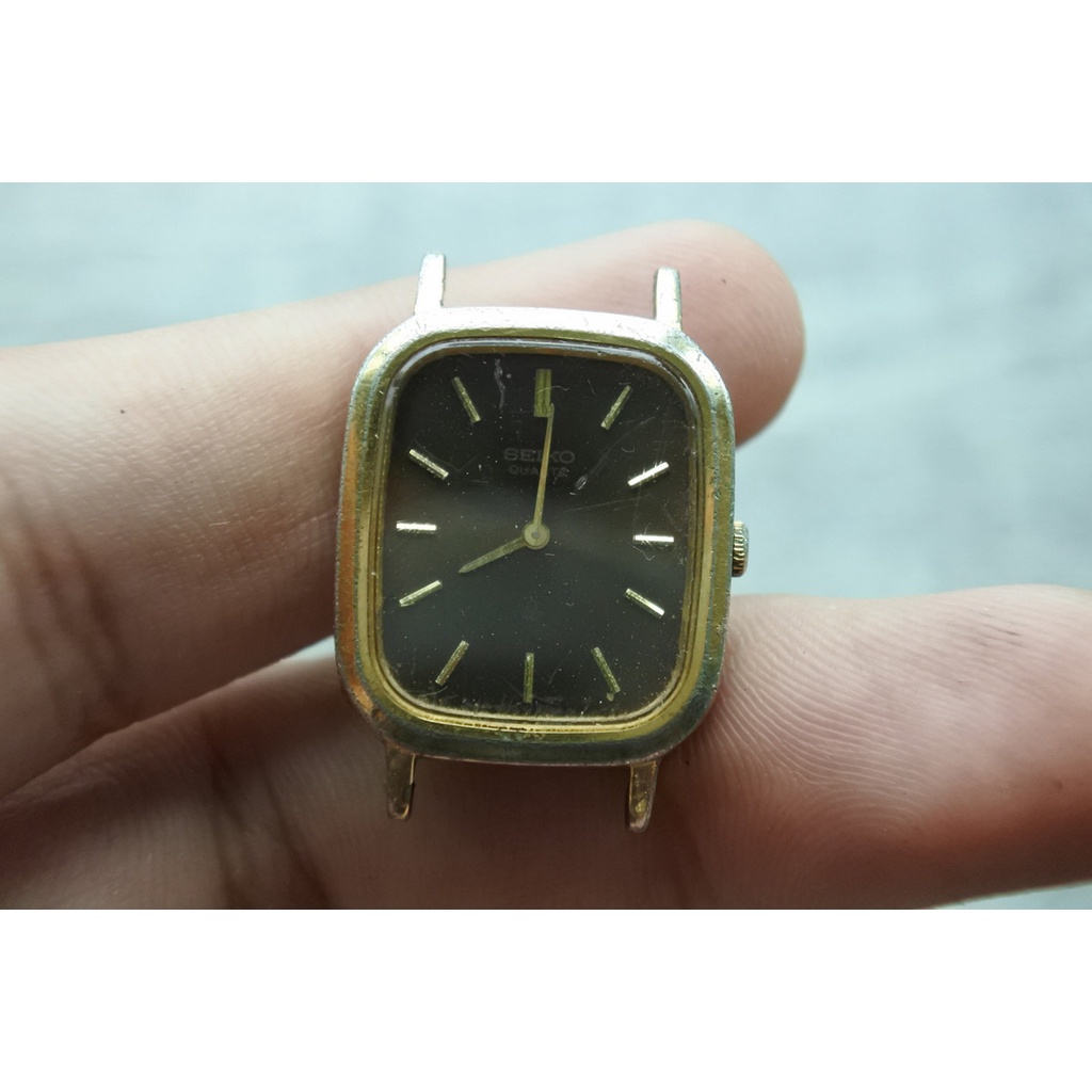 นาฬิกา Vintage มือสองญี่ปุ่น SEIKO 2320 5390 ปี1993ระบบQuartz ผู้หญิง ทรงสี่เหลี่ยม กรอบทอง หน้าสีน้ำตาล หน้าปัด 21mm
