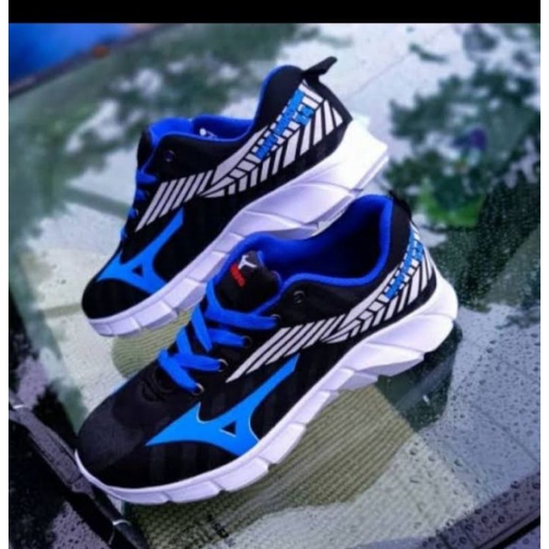 รองเท้าผ้าใบ MIZUNO 07S LATEST TREND