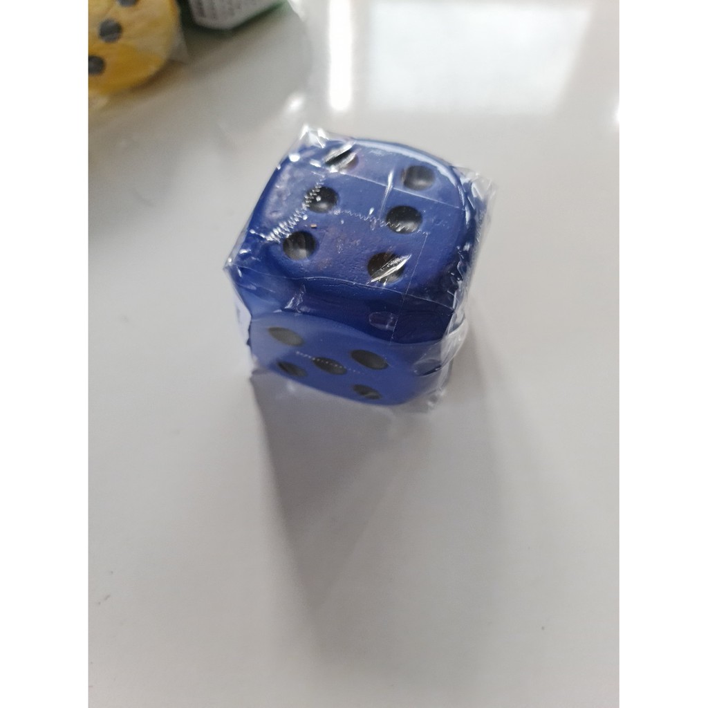 ลูกเต๋ายาง ของเล่นเด็ก ขนาด 8 x 8 x 8 cm รหัส DICE-01  จำนวน 1 ชิ้น มีให้เลือกหลายสี