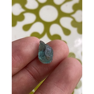 (F) พลอยดิบแท้ บลู อพาไทร์(Blue Apatite)พลอยธรรมชาติ 100% น้ำหนัก 6.00 กะรัต