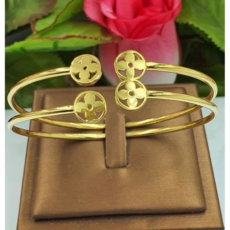 พร้อมส่ง กำไลทองแท้ 9k  สวยเก๋ค่ะ