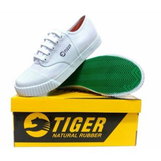 รองเท้าผ้าใบ Tiger สีขาว