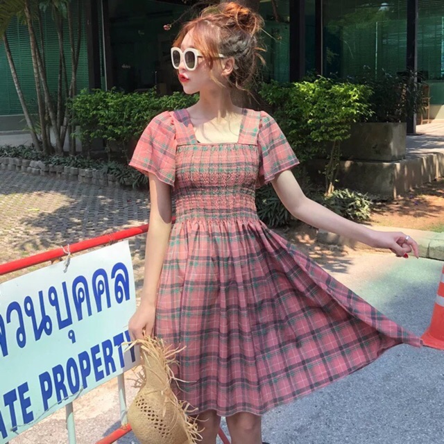 เดรสเกาหลีสุดฮอต ช่วงอกและ เอว เป็นสม็อกยางยืด ชุดเดรสสั้น ราคาถูก ชุด