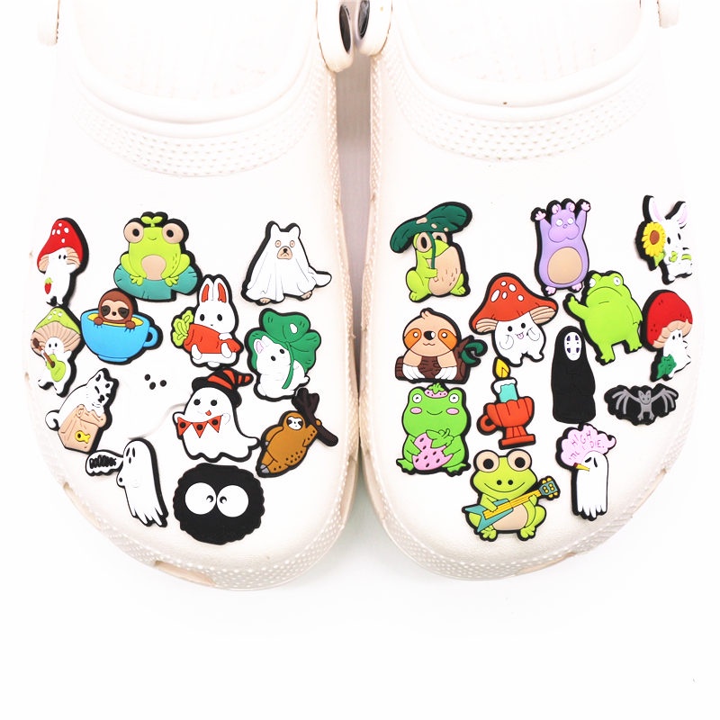 การ์ตูน Sloth การออกแบบ jibitz ลูกแมวน่ารัก Jibitz กบ Jibbits เห็ดรองเท้า Charms สําหรับเด็กรองเท้าอ