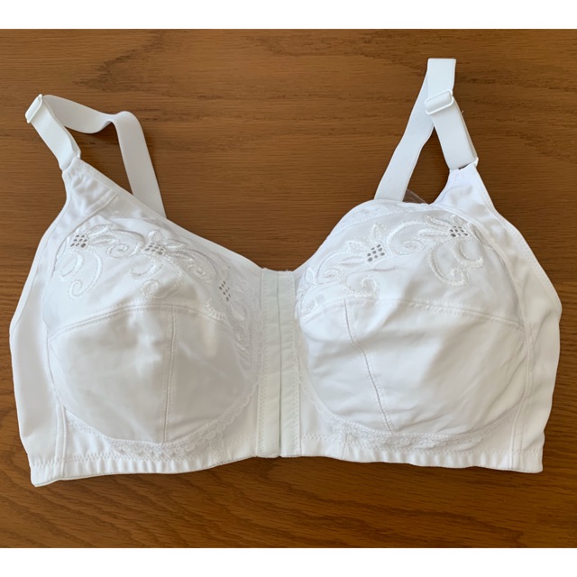 ชุดชั้นใน ยกทรง ชุดชั้นใน ยกทรง  bra Marks & Spencer ของใหม่ ตัดป้ายแล้ว ไซส์ 38B ขายแค่ 350 บาทค่ะ