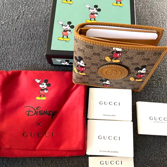 New Gucci x Mickey Mouse  กระเป๋าสตางค์ gucci  !!!!ของแท้ 100%!!!!