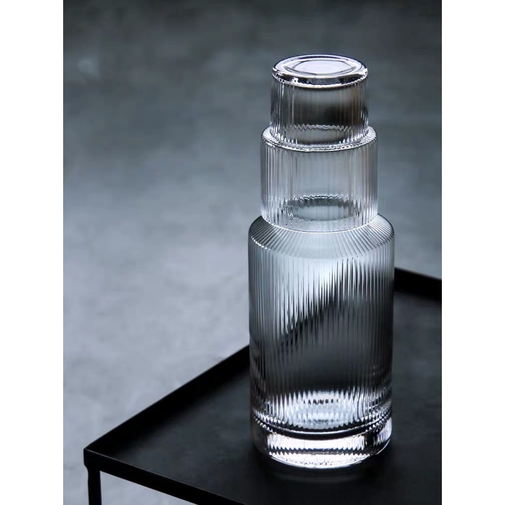 Daybylife Modern glass pitcher cold heat resistant water jug high end