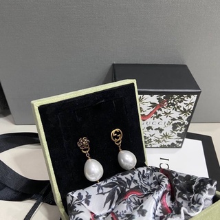 ต่างหู กุชชี่ interlocking flower pearl earrings gold