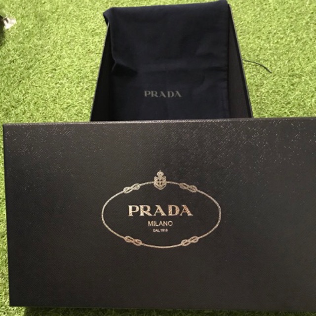 กล่องเปล่าใส่รองเท้า Prada พร้อมถุงผ้า แท้