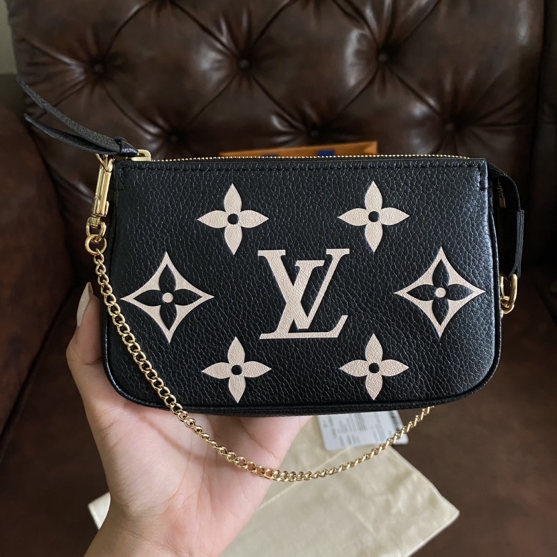 louis vuitton mini pochette black