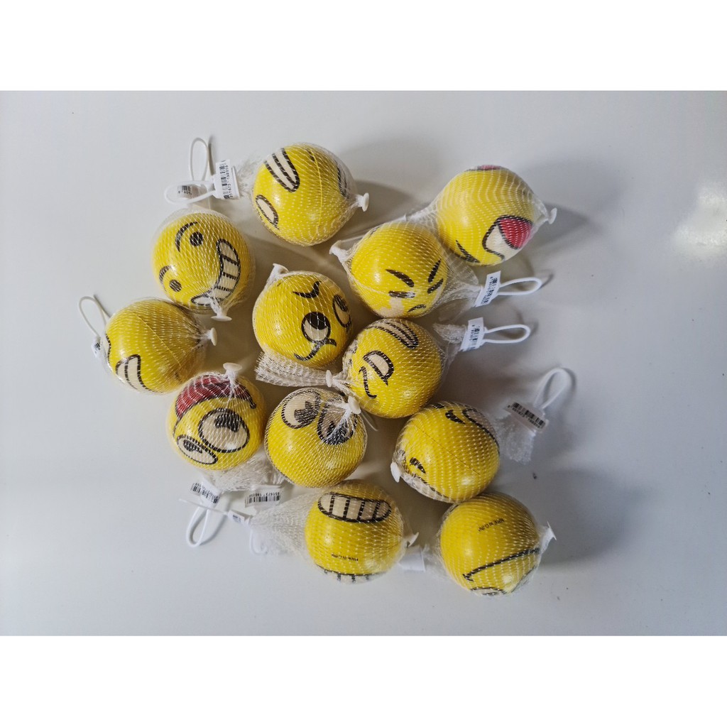 ลูกบอล Emoji  ขนาดเส้นผ่าศูนย์กลาง 5cm   มีให้เลือกหลายแบบ  จำนวน 1 ลูก