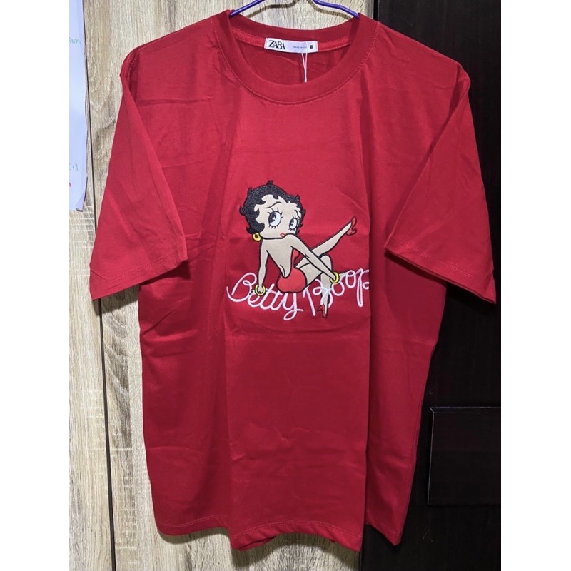 เสื้อยืด Betty Boop สีแดง อก 46" ป้าย zara