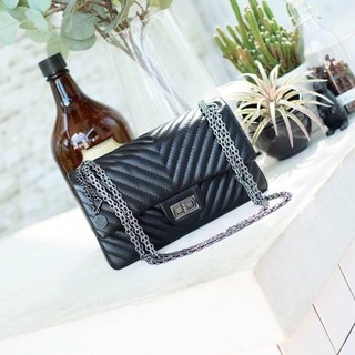 รุ่นขายดีค่ะ KEEP shoulder chevron  chain handbag ( อะไหล่ รมควันดำ )