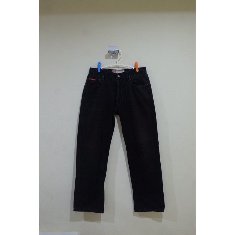 Lee Cooper (w 31 L 32)