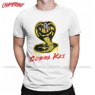 ใหม่ เสื้อยืดแขนสั้น ผ้าฝ้าย 100% พิมพ์ลาย Cobra Kai Strike First Strike Hard No Mercy สําหรับผู้ชาย และผู้หญิงสามารถปรั