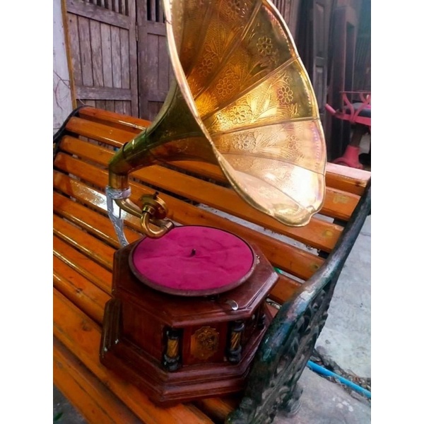 เครื่องเล่นเพลงโบราณ เครื่องเล่นแผ่นเสียง