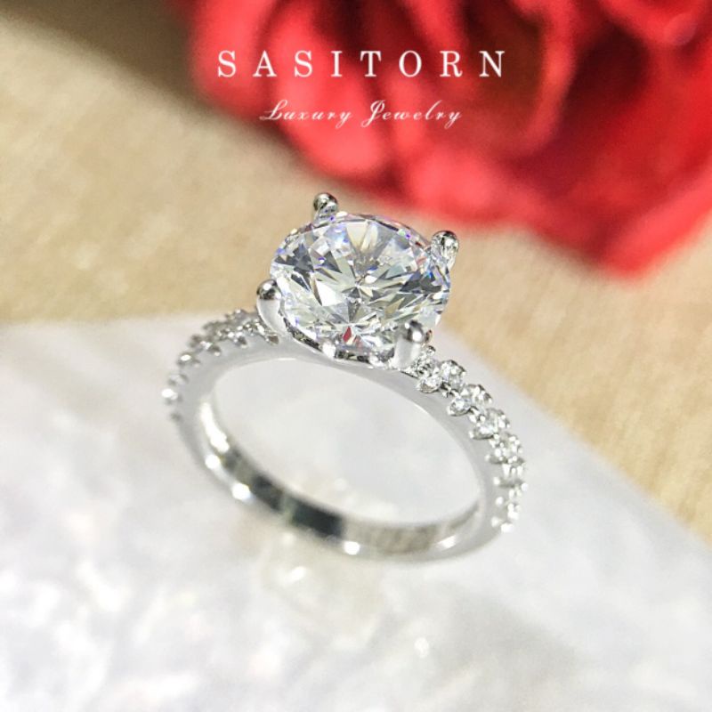♥️Sasitorn แหวนเพชร​ชู 2 กะรัต​ เพชรเกรดดีที่สุดงานเทียบเพชรแท้ สวยหรู ใส่ออกงาน ให้ของขวัญ Jewelry แหวนเงินแท้ ST105