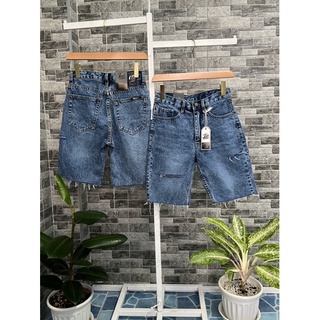 Tan jeans 2012  Made in Thailand 💓กางเกงยีนส์ขาสามส่วน 💓ปลายตัดผ้าไม่ยืด 💓แต่งขาดตามรูป 💓สีฟอกซีด