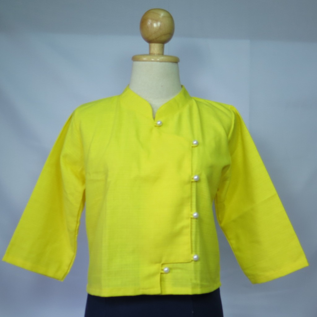 เสื้อผู้หญิงชุดไทยสีเหลือง คอจีนแขนสามส่วน ผ้าฝ้ายล้านนา สีเหลือง ผ้าไทย ใส่ไปวัด ใส่ทำงาน ทำบุญ งานแต่ง งานบวช