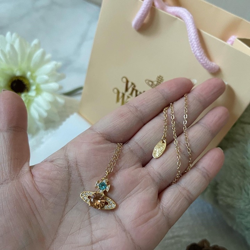 สร้อยคอ Like new Vivienne Westwood Necklace GHW crystal 98%