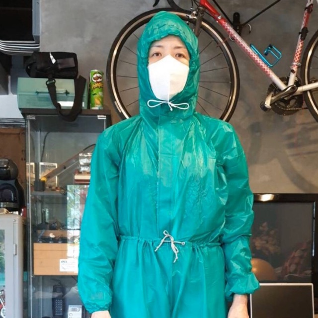 ชุด PPE ป้องกันการติดเชื้อ กันน้ำ ทำจาก PVC อย่างหนา พร้อมส่ง ใช้เองหรือนำไปบริจาคได้ จำนวนจำกัด