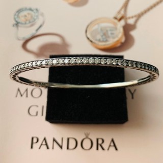 กำไล Pandora แท้ 100% รุ่น Twinkling Forever Bangle ล้อมเพชรรอบวง ไซส์ 17 cm.