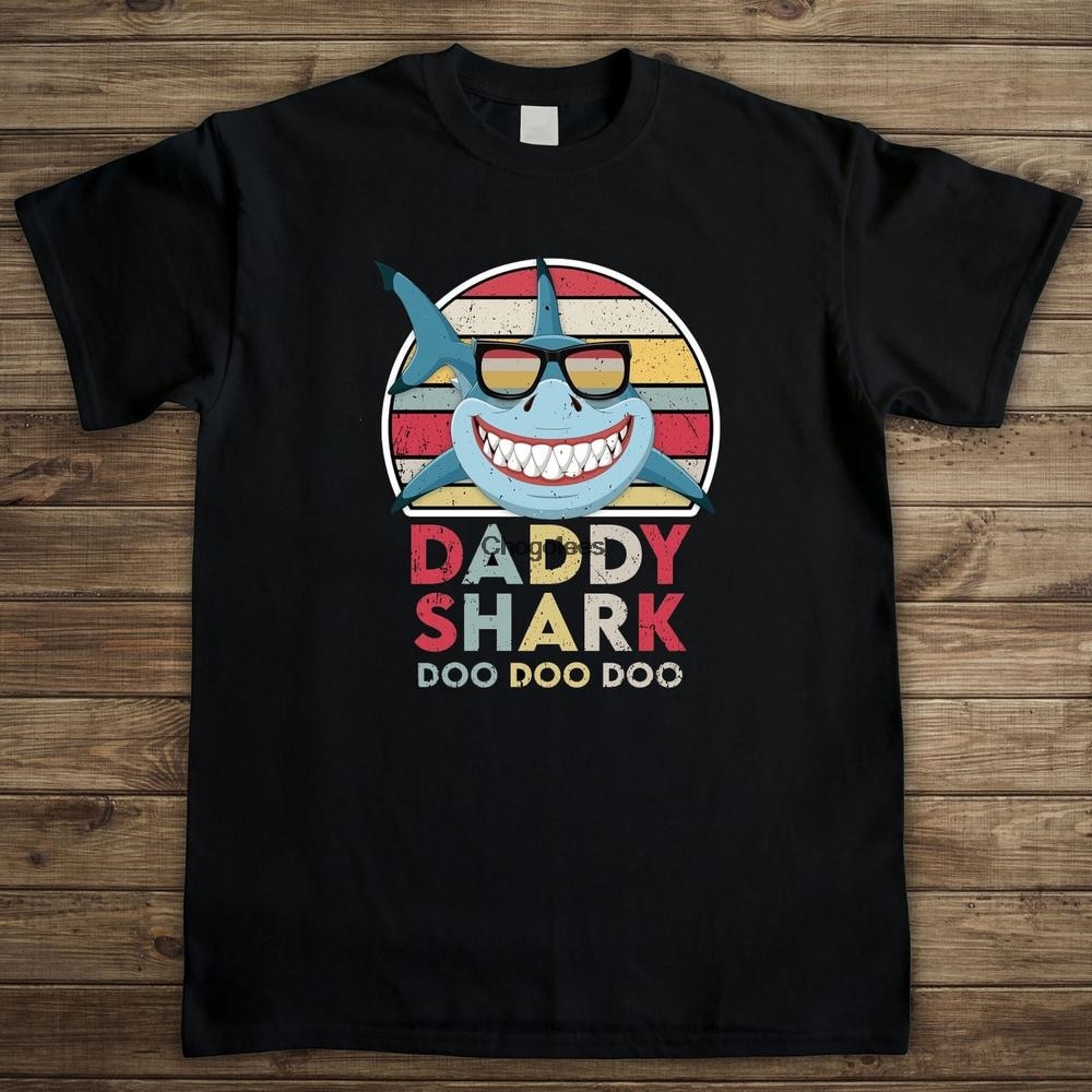Gildan Brand Pure Cotton พิมพ์ Daddy Shark Doo Doo Gildan Men Tee