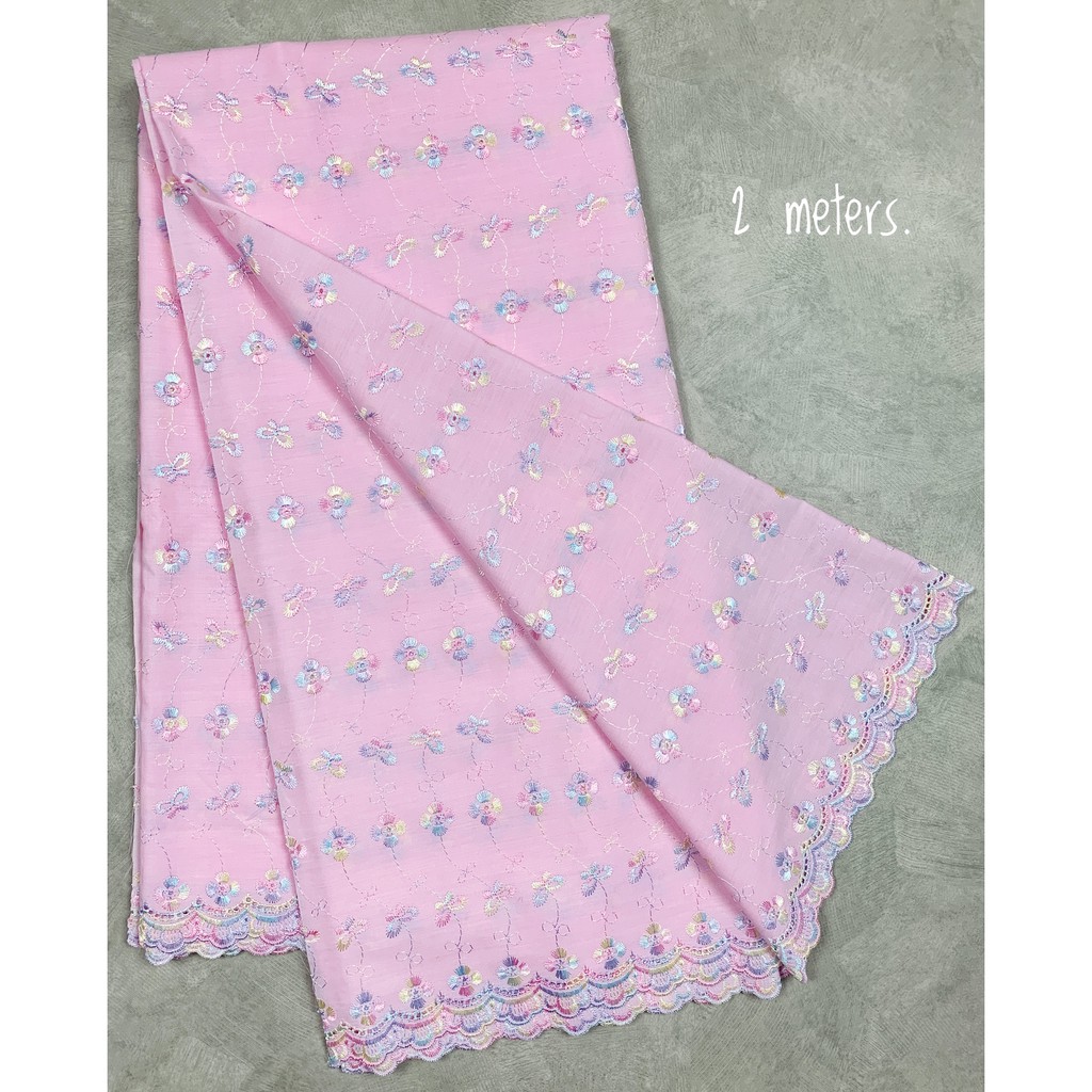 ผ้าลูกไม้ Cotton ปัก ลูกไม้สลับสี  ผืนละ 1.5 เมตร