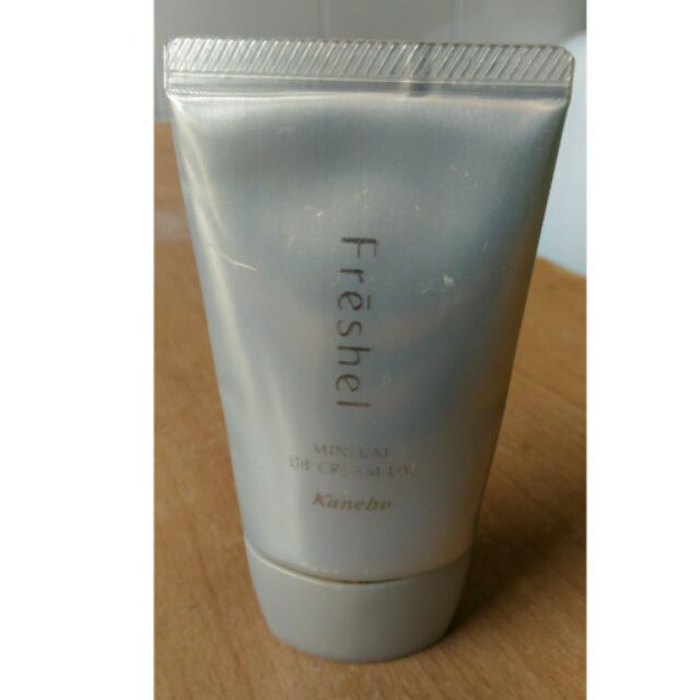 Freshel mineral BB cream uv (Kanebo)