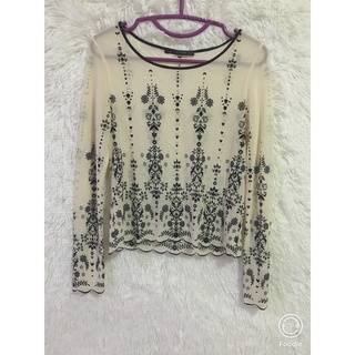 เสื้อแขนยาวสีครีมลายดอกไม้ #L