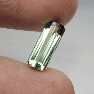 พลอย ทัวร์มาลีน ดิบ แท้ ธรรมชาติ ( Natural Tourmaline ) หนัก 2.42 กะรัต