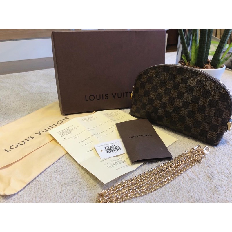 Used LV Cosmetic pouch ไซส์ GM แท้ (DC12)