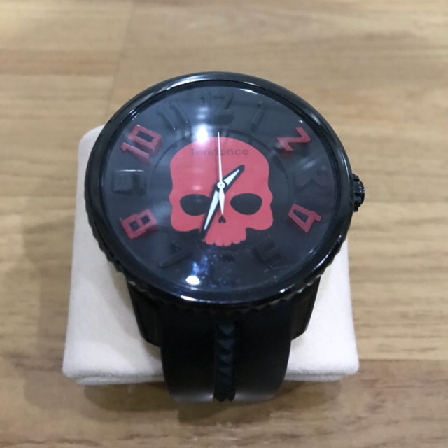 SALE! Tendence Hydrogen Skull Black-Red !!แท้ 💯%นาฬิกาข้อมือ มือสองพร้อมกล่องคู่มือ สภาพ 95% ของแท้100%