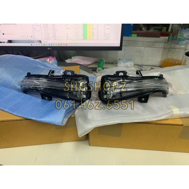 แท้ศูนย์ ไฟเลี้ยว ติดกระจกมองข้าง ดีแมค 2020 Isuzu Dmax 2020 8-97553397-0 8-97553396-0