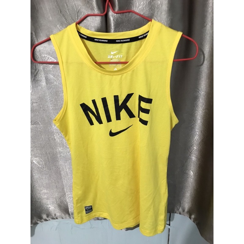 เสื้อออกกำลังกาย nike