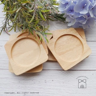ที่รองแก้วแบบสี่เหลี่ยมขนาด 10cm (ไม้ยางพารา) จำนวน 1 ชิ้น